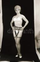 cca 1969 Privát sztriptíz - a házibulik legjobb programja, szolidan erotikus felvételek, 22 db vinta...