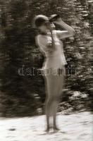 Több időpont, változó helyszínek, több modell, szolidan erotikus felvételek, 29 db vintage negatív, ...