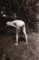 1986 Kint a természetben, szolidan erotikus felvételek, 42 db vintage negatív, 24x36 mm