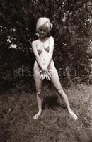 1986 Kint a természetben, szolidan erotikus felvételek, 42 db vintage negatív, 24x36 mm