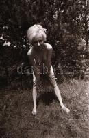 1986 Kint a természetben, szolidan erotikus felvételek, 42 db vintage negatív, 24x36 mm