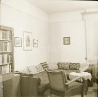 cca 1939 Dr. Bónis Ferenc rendőrfogalmazó budapesti lakásának berendezése, 9 db szabadon felhasználh...