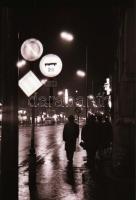 cca 1972 Budapesti utcák, terek, építmények, reklámok éjszakai kivilágításban, 44 db szabadon felhas...