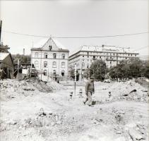 cca 1985 Budapest, a Margit híd budai hídfőjénél építik a HÉV felszínre vezető szakaszát, várostörté...