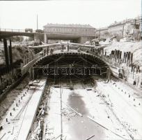cca 1985 Budapest, a Margit híd budai hídfőjénél építik a HÉV felszínre vezető szakaszát, várostörté...