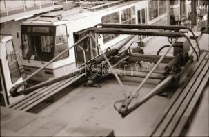 1982 Villamosok a remízben, 4 db szabadon felhasználható vintage negatív, 24x36 mm