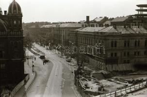 1980. július 28. Budapest, Marx tér, a MÁV-ház felrobbantásáról készült felvétel sorozat, 26 db szab...