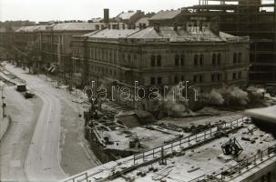 1980. július 28. Budapest, Marx tér, a MÁV-ház felrobbantásáról készült felvétel sorozat, 26 db szab...