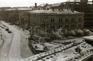 1980. július 28. Budapest, Marx tér, a MÁV-ház felrobbantásáról készült felvétel sorozat, 26 db szab...