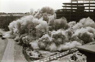 1980. július 28. Budapest, Marx tér, a MÁV-ház felrobbantásáról készült felvétel sorozat, 26 db szab...