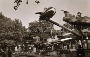 cca 1960 A Vidámparkban készült privát felvételek, 11 db szabadon felhasználható vintage negatív, 6x...