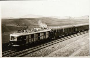 13 db mozdonyt ábrázoló kisebb negatív + 11 nagyobb méretű negatív / 13 smaller and 11 larger negatí...