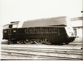 13 db mozdonyt ábrázoló kisebb negatív + 11 nagyobb méretű negatív / 13 smaller and 11 larger negatí...