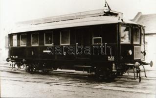 13 db mozdonyt ábrázoló kisebb negatív + 11 nagyobb méretű negatív / 13 smaller and 11 larger negatí...