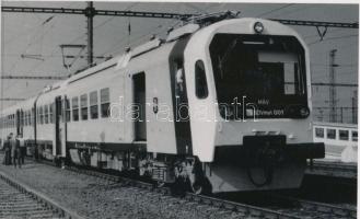 13 db mozdonyt ábrázoló kisebb negatív + 11 nagyobb méretű negatív / 13 smaller and 11 larger negatí...