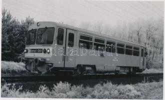 13 db mozdonyt ábrázoló kisebb negatív + 11 nagyobb méretű negatív / 13 smaller and 11 larger negatí...