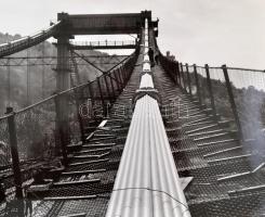 1964 Új-Erzsébet-híd 1960-1964. (Bp.,1964,) UVATERV, 27 t. (egészoldalas fekete-fehér fotó, 23x29 cm...