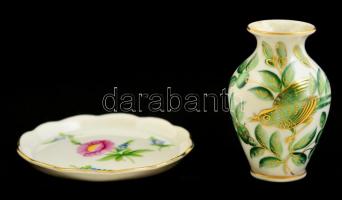Herendi virág- és levélmintás porcelán mini váza és tálka, kézzel festett, jelzett, hibátlan, d: 8 cm, m: 6,5 cm