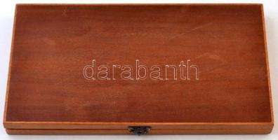 1979-1980. Az Állami Pénzverő által kiadott teljes ezüst (0.835) bélyegérem gyűjtemény fa dísztokban...