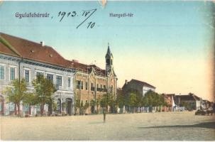 1913 Gyulafehérvár, Karlsburg, Alba Iulia; Hunyadi tér, Erzsébet szálloda / square, hotel (szakadás / tear)