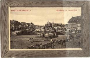 Marosvásárhely, Targu Mures; Széchenyi tér, Bodor-kút, piac. Porjes S. Sándor 19512 / square, well, market  (EK)