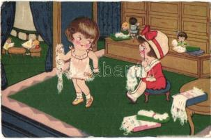 75 db régi motívumlap: üdvözlőlapok, színész, művészlapok, folklór, hölgyek, stb. / 75 pre-1945 moti...