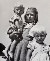 Eva Besnyő 'n halve eeuw werk. 1982, Feministische Uitgeverij Sara. + kiállítási katalógus. Kia...