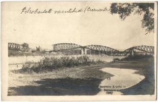 cca 1915 Chernivtsi, Czernowitz; Első világháborús osztrák-magyar katonai lap, felrobbantott vasúti híd, fotó, 9x14 cm / WWI K.u.k. military, blown up railway bridge, photo, 9x14 cm (EK)