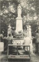 Pöstyén, Piestany; Maria Lourdes szobor imádkozó férfiakkal / Saint statue with men praying