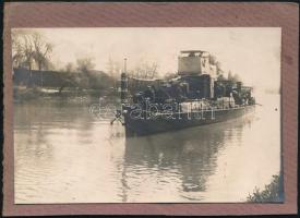 cca 1920-1930 Folyamőr hajó, albumlapra ragasztott fotó, 9×13,5 cm