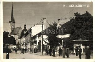 1944 Dés, Dej; Bánffy utca, M. kir. dohányáruda, Fülöp Testvérek divatáruháza / street view with tobacco and fashion shops