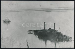 1914 Pancsova, A Sámson felfegyverzett gőzös (előtte Kulpa kórházhajó), a Dunai Flottila hajója, az 1980-as években eredeti negatívról előhívott másolat, hátoldalon feliratozva, 11×17 cm