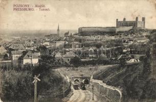 Pozsony, Pressburg, Bratislava; Vasúti alagút, gőzmozdony, vagonok, vár / railway tunnel, locomotive, wagons, castle (kopott sarkak / worn corners)