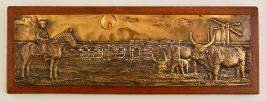 Renner Kálmán (1927-1994): Hortobágy, bronz fali plakett fa talapzaton, jelzett, 13×41,5 cm