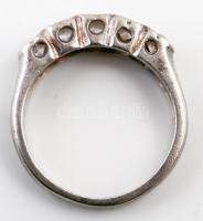 Ezüst(Ag) gyűrű apró kövekkel, jelzett, méret: 51, bruttó: 3,3 g