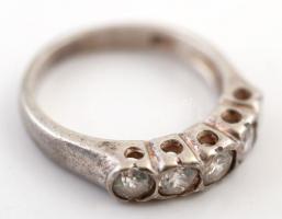 Ezüst(Ag) gyűrű apró kövekkel, jelzett, méret: 51, bruttó: 3,3 g