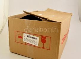 Huszár egyenruha és felöltő gyermek méretben. Nadrágon megvarrt szakadással. Tiller Mór udvari száll...