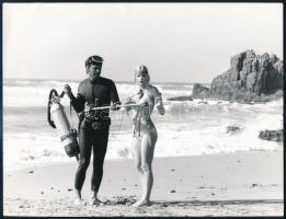 Ewa Aulin és Jean Sorel színészek, 3 db feliratozott, pecséttel jelzett sajtófotó, 18×23,5 cm