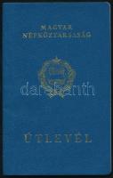 1970 Magyar útlevél svájci, jugiszláv, osztrák, stb. vízumokkal, bejegyzésekkel