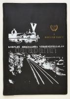 1971 MÁV Budapest-Szobi Vasútvonal átépítésében és villamosításában résztvevő kivitelezők komplex szocialista versenyvállalása. Nylon-mappában, nyomtatott aláírásokkal, 15 p.