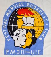 1949 Budapest, Világifjúsági és diáktalálkozó (VIT) selyem díszterítő, kis sérüléssel, 82x88 cm