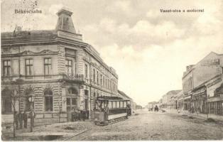 Békéscsaba, Vasút utca a motorral, városi vasút, Petrányi Gyula bazára, szálloda és kávéház (EK)