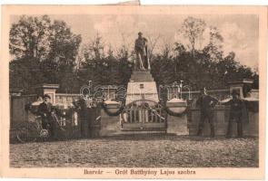1920 Ikervár, Gróf Batthyány Lajos szobra megkoszorúzva, kerékpáros
