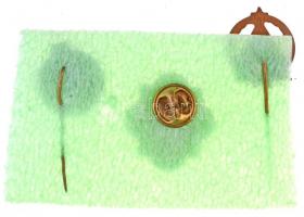 3db-os vegyes magyar jelvény és kitűző tétel, közte "Mezőgazdasági Kiállítás és Vásár", &q...