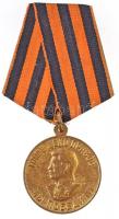 Szovjetunió 1945. "Bátor Munkáért az 1941-1945-ös Nagy Honvédő Háborúban" kitüntetés szalagon (32mm) T:1- Soviet Union 1945. "Medal For Valiant Labour in the Great Patriotic War 1941-1945" decoration with ribbon (32mm) C:AU