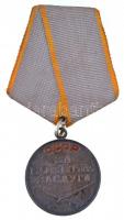 Szovjetunió 1938-1991. Kitüntetés Katonai Szolgálatért jelzetlen Ag kitüntetés mellszalaggal (22,8g szalaggal együtt/32mm) T:2 Soviet Union 1938-1991. Medal for Battle Merit unmarked Ag medal with ribbon (22,8g with ribbon/32mm) C:XF