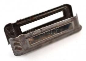 cca 1938 Mannlicher tárkeret, horogkeresztes beütővel, 7,5×3,5×1,5 cm /

cca 1938 Mannlicher en bl...