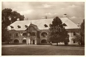 1928 Mezőhegyes, M. kir. állami ménesintézet, Ménesvezetőség főépülete