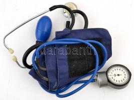 Retró vérnyomásméreő készülék, saját tokjában