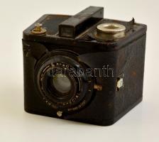 cca 1938 Kodak Six-20 Brownie Special boxkamera, viseltes állapotban / Vintage Kodak boxcamera in worn condition